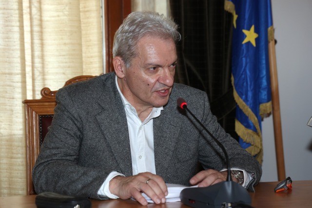 ΝΑ ΛΗΦΘΟΥΝ ΥΠΟΨΗ ΖΗΤΗΜΑΤΑ ΠΟΥ ΘΕΤΟΥΝ ΟΙ ΚΑΤΟΙΚΟΙ ΠΡΙΝ ΤΗΝ ΟΡΙΣΤΙΚΗ ΑΠΟΦΑΣΗ ΓΙΑ ΤΗ ΔΟΜΗ ΜΕΤΑΝΑΣΤΩΝ, ΖΗΤΑ Ο ΔΗΜΑΡΧΟΣ ΗΡΑΚΛΕΙΟΥ