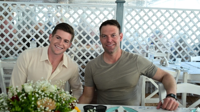 Τάιλερ ΜακΜπεθ: Με τον Στέφανο θέλουμε τουλάχιστον δύο παιδιά - Πώς σχολίασε τον επίμαχο διάλογο με την Μπαζιάνα στο βιβλίο του Τσίπρα