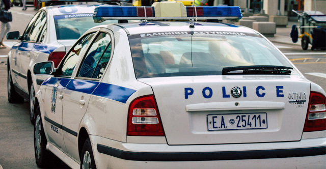 Θεσσαλονίκη: Φυλάκιση ενός έτους με αναστολή σε οδηγό που ήπιε τσίπουρα, παραβίασε stop και καρφώθηκε σε άλλο αυτοκίνητο