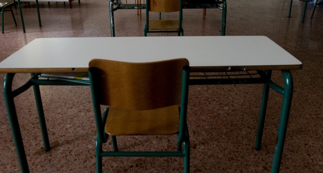 Πάτρα: Γονείς κατηγορούν 11χρονο ότι έβαζε φωτιές και απειλούσε με μαχαίρι παιδιά σε δημοτικό σχολείο