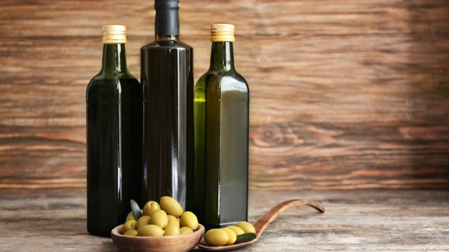 Γαλλία: 22 διαθέσιμα στην αγορά ελαιόλαδα περιείχαν ίχνη πλαστικοποιητών και υδρογονανθράκων