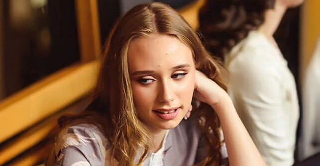 Βανδαλισμός σε γκαλερί στο Παρίσι όπου εργάζεται η φερόμενη νόθα κόρη του Πούτιν, δείτε φωτογραφίες