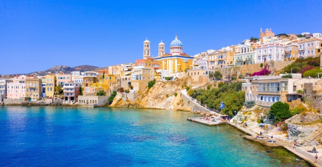 TUI: &Epsilon;&lambda;&lambda;ά&delta;&alpha; &kappa;&alpha;&iota; &Iota;&sigma;&pi;&alpha;&nu;ί&alpha; &omicron;&iota; &pi;&lambda;έ&omicron;&nu; &epsilon;&upsilon;&nu;&omicron;&eta;&mu;έ&nu;&omicron;&iota; &pi;&rho;&omicron;&omicron;&rho;&iota;&sigma;&mu;&omicron;ί &alpha;&pi;ό &tau;&iota;&sigmaf; &kappa;&rho;&alpha;&tau;ή&sigma;&epsilon;&iota;&sigmaf; &laquo;&tau;&eta;&sigmaf; &tau;&epsilon;&lambda;&epsilon;&upsilon;&tau;&alpha;ί&alpha;&sigmaf; &sigma;&tau;&iota;&gamma;&mu;ή&sigmaf;&raquo;