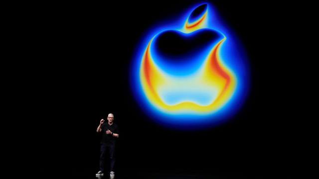 &Nu;έ&omicron; iPhone: H Apple &pi;&alpha;&rho;&omicron;&upsilon;&sigma;ί&alpha;&sigma;&epsilon; &tau;&omicron; &laquo;17&raquo;, &mu;&epsilon; &tau;&iota;&sigmaf; &pi;&epsilon;&rho;&iota;&sigma;&sigma;ό&tau;&epsilon;&rho;&epsilon;&sigmaf; &kappa;&alpha;&iota;&nu;&omicron;&tau;&omicron;&mu;ί&epsilon;&sigmaf; &alpha;&pi;ό &tau;&omicron; 2017