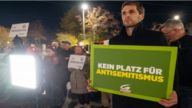 Διαδήλωση εναντίον ακροδεξιάς εκδήλωσης στη Βουλή της Αυστρίας προς τιμή ναζιστή