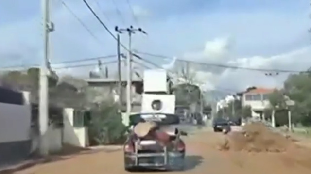 Αυτοκίνητα δημόσιος-κίνδυνος στους δρόμους, μεταφέρουν ολόκληρο νοικοκυριό 