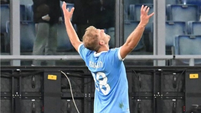 Serie A: &Omicron; Ί&sigma;&alpha;&kappa;&sigma;&epsilon;&nu; &pi;&lambda;ή&gamma;&omega;&sigma;&epsilon; &tau;&eta; &Mu;ί&lambda;&alpha;&nu; &sigma;&tau;&omicron; &laquo;&Omicron;&lambda;ί&mu;&pi;&iota;&kappa;&omicron;&raquo;, 1-0 &eta; &Lambda;ά&tau;&sigma;&iota;&omicron;, &delta;&epsilon;ί&tau;&epsilon; &tau;&omicron; &gamma;&kappa;&omicron;&lambda;