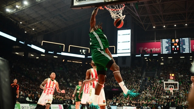 Euroleague: &Omicron; &Pi;&alpha;&nu;&alpha;&theta;&eta;&nu;&alpha;ϊ&kappa;ό&sigmaf; &gamma;ύ&rho;&iota;&sigma;&epsilon; &alpha;&pi;ό &tau;&omicron; -12 &kappa;&alpha;&iota; &pi;&alpha;&rho;έ&mu;&epsilon;&iota;&nu;&epsilon; &zeta;&omega;&nu;&tau;&alpha;&nu;ό&sigmaf; &sigma;&tau;&omicron; &kappa;&upsilon;&nu;ή&gamma;&iota; &tau;&eta;&sigmaf; 6ά&delta;&alpha;&sigmaf;, &delta;&iota;&pi;&lambda;ό &eta; &Mu;&alpha;&kappa;ά&mu;&pi;&iota;, &nu;ί&kappa;&epsilon;&sigmaf; &gamma;&iota;&alpha; &Zeta;ά&lambda;&gamma;&kappa;&iota;&rho;&iota;&sigmaf; &kappa;&alpha;&iota; &Phi;&epsilon;&nu;έ&rho;, &delta;&epsilon;ί&tau;&epsilon; &beta;ί&nu;&tau;