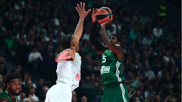Euroleague: &Sigma;&tau;&eta;&nu; &epsilon;&xi;ά&delta;&alpha; &mu;&epsilon; &pi;&lambda;&epsilon;&omicron;&nu;έ&kappa;&tau;&eta;&mu;&alpha; &iota;&sigma;&omicron;&beta;&alpha;&theta;&mu;ί&alpha;&sigmaf; &omicron; &Pi;&alpha;&nu;&alpha;&theta;&eta;&nu;&alpha;ϊ&kappa;ό&sigmaf;, &beta;ή&mu;&alpha; playoff &Zeta;ά&lambda;&gamma;&kappa;&iota;&rho;&iota;&sigmaf; &kappa;&alpha;&iota; &Mu;&pi;&alpha;&rho;&tau;&sigma;&epsilon;&lambda;ό&nu;&alpha;, &delta;&epsilon;ί&tau;&epsilon; &beta;ί&nu;&tau;&epsilon;&omicron;