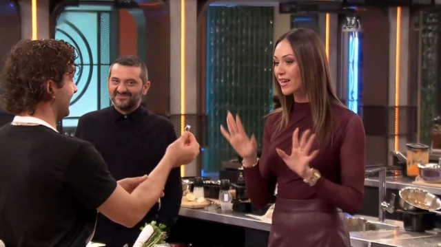 MasterChef: &Pi;&alpha;ί&kappa;&tau;&eta;&sigmaf; &chi;ά&rho;&iota;&sigma;&epsilon; &delta;&alpha;&chi;&tau;&upsilon;&lambda;ί&delta;&iota; &sigma;&tau;&eta; &Delta;ώ&rho;&alpha; &Pi;&alpha;&nu;&tau;έ&lambda;&eta; - &Theta;&alpha; &theta;&upsilon;&mu;ώ&sigma;&epsilon;&iota; &omicron; ά&nu;&tau;&rho;&alpha;&sigmaf; &mu;&omicron;&upsilon;, &sigma;&chi;&omicron;&lambda;ί&alpha;&sigma;&epsilon;