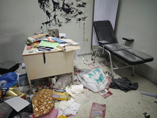 &Sigma;&tau;&omicron; &alpha;&upsilon;&tau;ό&phi;&omega;&rho;&omicron; &mu;&eta;&tau;έ&rho;&alpha; &alpha;&nu;&eta;&lambda;ί&kappa;&omicron;&upsilon; &pi;&omicron;&upsilon; &sigma;&upsilon;&mu;&mu;&epsilon;&tau;&epsilon;ί&chi;&epsilon; &sigma;&tau;&omicron;&nu; &beta;&alpha;&nu;&delta;&alpha;&lambda;&iota;&sigma;&mu;ό &sigma;&chi;&omicron;&lambda;&epsilon;ί&omicron;&upsilon; &sigma;&tau;&eta; &Gamma;&lambda;&upsilon;&phi;ά&delta;&alpha;