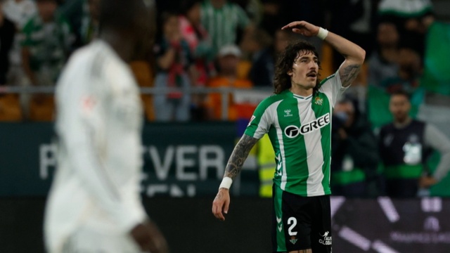 La Liga, &Mu;&pi;έ&tau;&iota;&sigmaf;-&Rho;&epsilon;ά&lambda; &Mu;&alpha;&delta;&rho;ί&tau;&eta;&sigmaf; 1-1: &Omicron; &Mu;&pi;&epsilon;&gamma;&epsilon;&rho;ί&nu; &laquo;&psi;&alpha;&lambda;ί&delta;&iota;&sigma;&epsilon;&raquo; &tau;&iota;&sigmaf; &epsilon;&lambda;&pi;ί&delta;&epsilon;&sigmaf; &tau;&eta;&sigmaf; &beta;&alpha;&sigma;ί&lambda;&iota;&sigma;&sigma;&alpha;&sigmaf; &gamma;&iota;&alpha; &tau;&omicron;&nu; &tau;ί&tau;&lambda;&omicron;, &delta;&epsilon;ί&tau;&epsilon; &tau;&alpha; &gamma;&kappa;&omicron;&lambda;