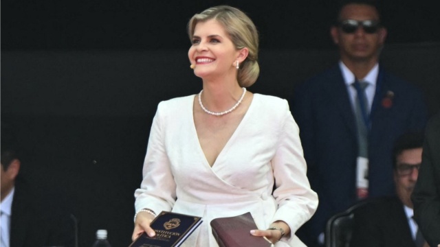 Η Λάουρα Φερνάντες ορκίστηκε νέα πρόεδρος στην Κόστα Ρίκα, με υποσχέσεις για πάταξη των διακινητών ναρκωτικών