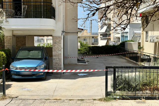 &Eta;&lambda;&iota;ό&pi;&omicron;&upsilon;&lambda;&eta;: &Delta;ύ&omicron; 17&chi;&rho;&omicron;&nu;&epsilon;&sigmaf; έ&pi;&epsilon;&sigma;&alpha;&nu; &mu;&alpha;&zeta;ί &alpha;&pi;ό &tau;&omicron;&nu; έ&kappa;&tau;&omicron; ό&rho;&omicron;&phi;&omicron; &pi;&omicron;&lambda;&upsilon;&kappa;&alpha;&tau;&omicron;&iota;&kappa;ί&alpha;&sigmaf;, &nu;&epsilon;&kappa;&rho;ή &eta; &mu;ί&alpha;, &mu;ά&chi;&eta; &gamma;&iota;&alpha; &tau;&eta; &zeta;&omega;ή &tau;&eta;&sigmaf; &delta;ί&nu;&epsilon;&iota; &eta; &delta;&epsilon;ύ&tau;&epsilon;&rho;&eta;