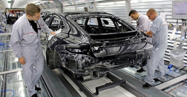 Η Porsche εξετάζει περικοπή έως και 4.000 επιπλέον θέσεων εργασίας | Επικαιρότητα στο PlusTV.gr