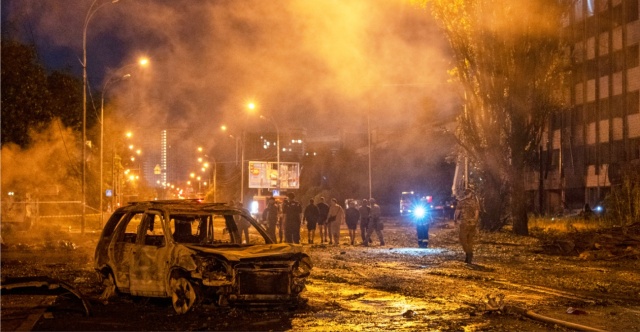 Αλλεπάλληλες εκρήξεις στο Κίεβο μετά από ρωσική βαλλιστική επίθεση | Επικαιρότητα στο PlusTV.gr
