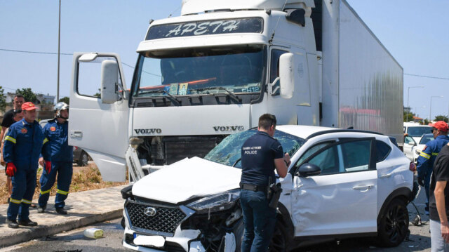Τροχαίο στην Πρέβεζα: Το φορτηγό παρέσυρε τα αυτοκίνητα που ήταν σταματημένα στο φανάρι της υποθαλάσσιας σήραγγας, τι λέει Ιταλίδα τραυματίας