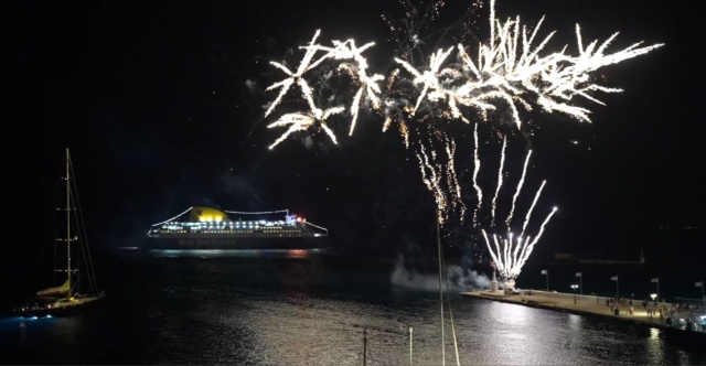 Το Blue Star Μύκονος απέδωσε τιμές στη Μεγαλόχαρη της Τήνου, δείτε βίντεο | Επικαιρότητα στο PlusTV.gr