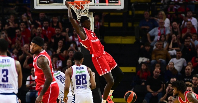 Euroleague: Ο Ολυμπιακός διέλυσε την Εφές, μεγάλη ανατροπή της Ζαλγκίρις στη Βαρκελώνη και «διπλό» της Μπεσίκτας, δείτε βίντεο