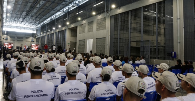 Εγκαινιάστηκε φυλακή στην Κόστα Ρίκα για 5.100 κρατουμένους στα πρότυπα του Ελ Σαλβαδόρ, δείτε βίντεο