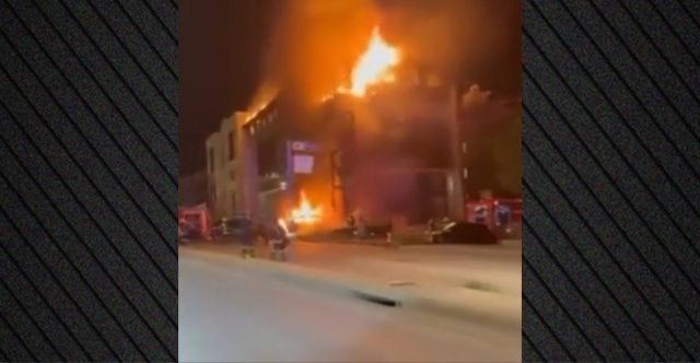 Φωτιά σε αντιπροσωπεία αυτοκινήτων στη λεωφόρο Βουλιαγμένης στη Γλυφάδα, δείτε βίντεο | Επικαιρότητα στο LivePress.gr