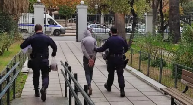 «ΞΑΝΑΧΤΥΠΗΣΕ» Ο ΚΑΜΕΛ ΣΤΟΝ ΒΟΛΟ: ΕΠΙΘΕΣΗ ΣΕ ΒΑΡΟΣ ΤΟΥ ΚΑΤΗΓΓΕΙΛΕ ΔΙΕΡΧΟΜΕΝΟΣ ΠΕΖΟΣ ΣΤΑ ΠΑΛΑΙΑ