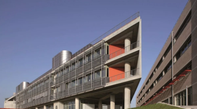 ΕΛΛΑΚΤΩΡ: ΣΤΡΟΦΗ ΣΕ REAL ESTATE ΚΑΙ ΦΙΛΟΞΕΝΙΑ ΜΕ ΦΟΝΤΟ ΤΗ ΜΕΓΑΛΗ ΑΝΑΔΙΑΡΘΡΩΣΗ