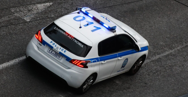 Χειροπέδες ξανά στον 37χρονο Ρομά που παρίστανε τον παρκαδόρο σε δημόσιο πάρκινγκ στη Ρόδο