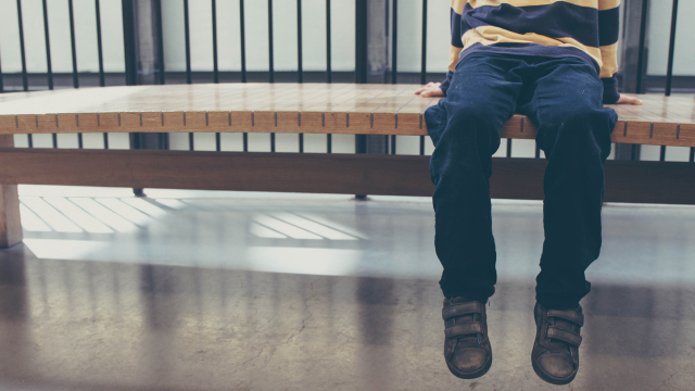 Γονείς εγκατέλειψαν τον 17χρονο γιο τους με αυτισμό σε κέντρο φροντίδας στην Πάτρα - Αναζητούνται από την αστυνομία