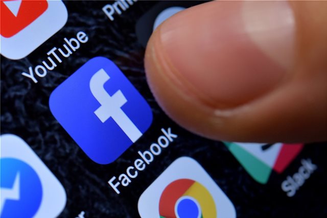 Το Facebook διέγραψε βρετανικές ακροδεξιές ομάδες και πολιτικούς