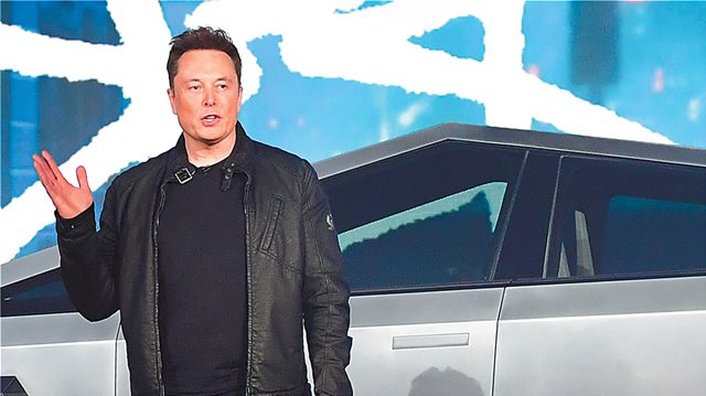 Elon Musk: Οι θεωρίες για τους εξωγήινους, ο κορωνοϊός και η αδυναμία στις ωραίες γυναίκες
