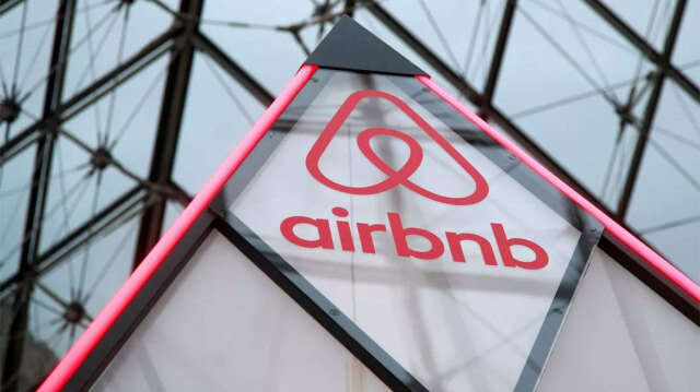 Airbnb: Απαγορεύει τις κάμερες ασφαλείας στο εσωτερικό των καταλυμάτων