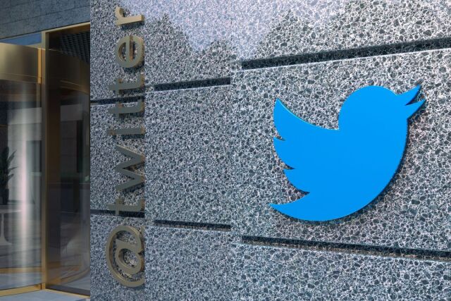 Twitter: Δεκάδες απολυμένοι κλήθηκαν να επιστρέψουν στη δουλειά