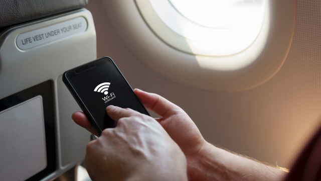 ΕΕ: Επικοινωνίες 5G στα αεροπλάνα και Wi-Fi στους δρόμους με αποφάση της Κομισιόν