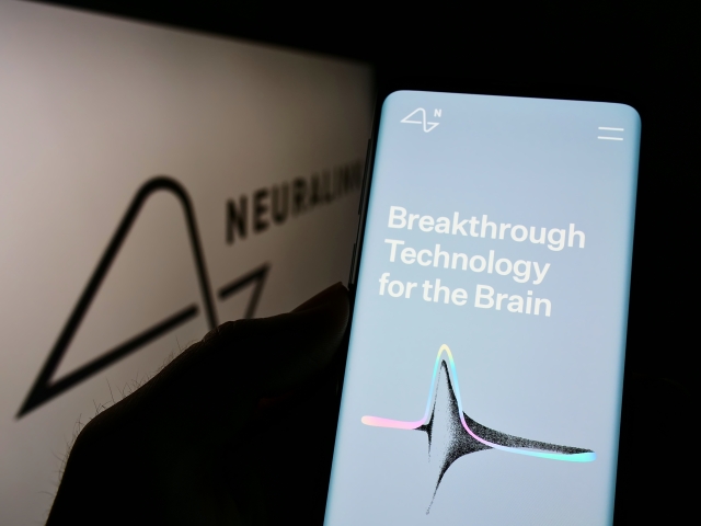 Τεχνολογία: Η Neuralink του Μασκ ευελπιστεί ότι θα δοκιμάσει σε ανθρώπους «θαυματουργό» εγκεφαλικό τσιπάκι σε έξι μήνες