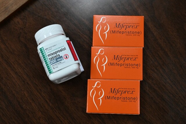 Δύο μεγάλες αλυσίδες φαρμακείων στις ΗΠΑ θα αρχίσουν να πουλάνε το χάπι για διακοπή κύησης