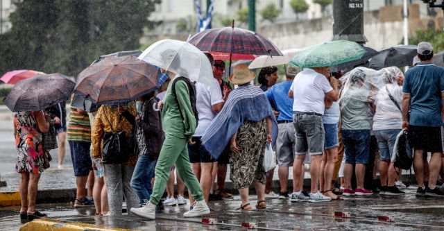 Καιρός – Κακοκαιρία Atena: Νέο έκτακτο δελτίο επικίνδυνων καιρικών φαινομένων – Πού θα «χτυπήσει» τις επόμενες ώρες