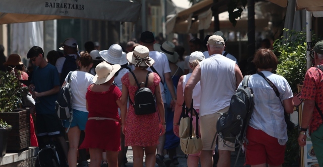 Κορωνοϊός: 16 θάνατοι και 17 διασωληνωμένοι την προηγούμενη εβδομάδα, ανακοίνωσε ο ΕΟΔΥ