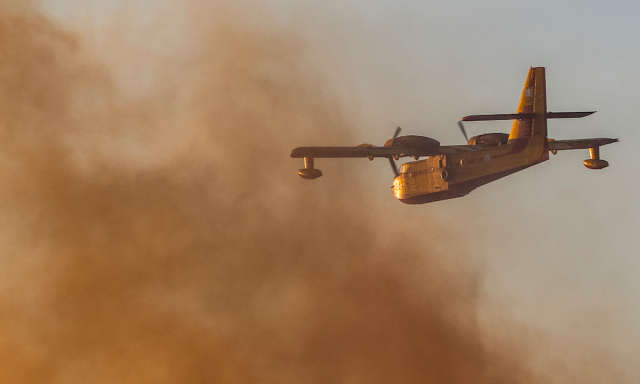 Αυτό είναι το Canadair CL-215 που συνετρίβη