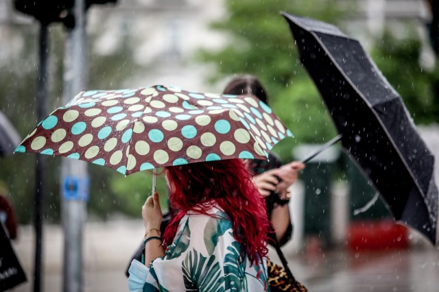 Καιρός – Meteo: Τοπικά ισχυρές καταιγίδες στα βορειοδυτικά το πρωί της Τρίτης