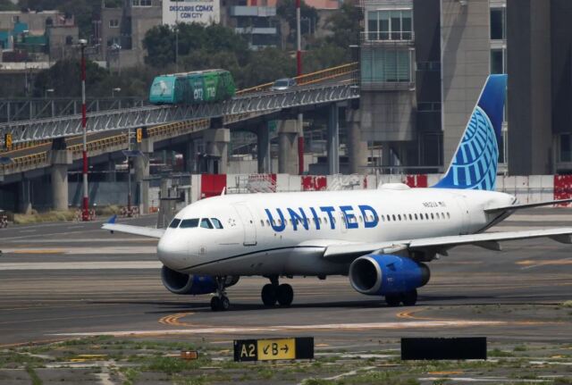 Τρόμος στον αέρα: Αεροπλάνο της United Airlines έπεσε 28.000 πόδια μέσα σε 10 λεπτά