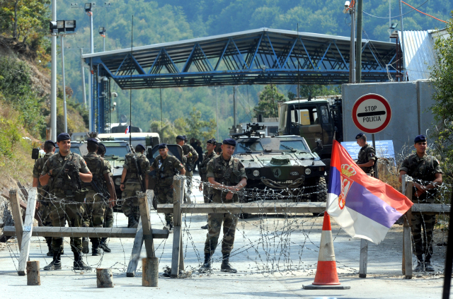 Η Ουάσινγκτον καλεί τους Σέρβους να αποσύρουν τα στρατεύματα από το Κόσοβο