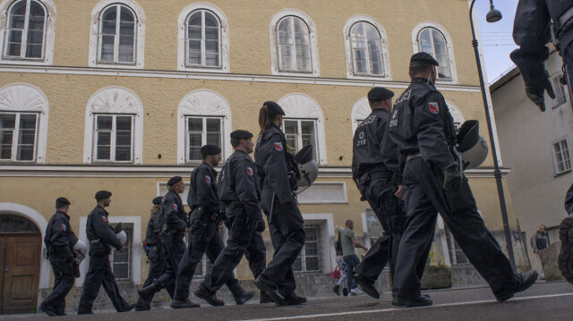 Αυστρία: Συνέλαβαν Γερμανούς που γιόρταζαν τα γενέθλια του Χίτλερ στο σπίτι του