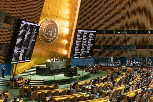 ΟΗΕ: Το Συμβούλιο Ασφαλείας υιοθέτησε ψήφισμα που ζητά άμεση κατάπαυση πυρός στη Γάζα για το Ραμαζάνι