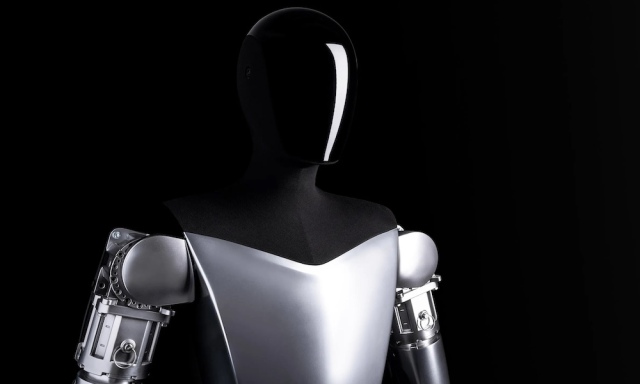 Video: Δείτε το Tesla ρομπότ να διπλώνει ρούχα