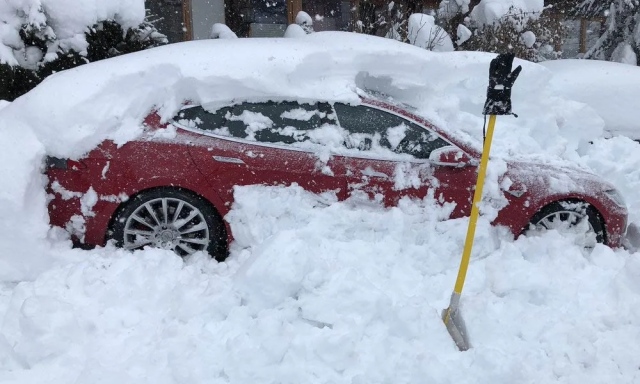 Τα Tesla κατέρρευσαν στο κρύο…