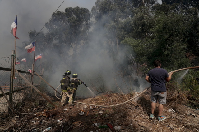 Χιλή: Αυξάνονται οι νεκροί από τις πυρκαγιές – «Η μεγαλύτερη τραγωδία μετά τον σεισμό του 2010»