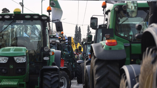 Αγρότες: Στο κέντρο των Τρικάλων μπήκαν οι αγρότες - Αύριο οι αποφάσεις για τις κινητοποιήσεις