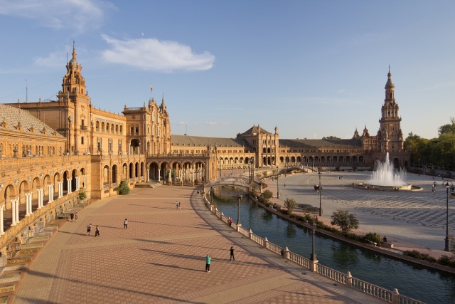 Ισπανία: Εισιτήριο στους τουρίστες που θέλουν να επισκεφτούν την Plaza de Espana θέλει να βάλει ο δήμος Σεβίλλης