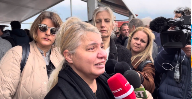 Τραγωδία στα Τέμπη: «Η κόρη μου έκοψε εισιτήριο θανάτου» είπε η Άλμα Λάττα που ζητά δικαίωση